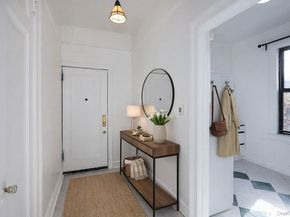 11525 Metropolitan Avenue 233, Kew Gardens NY 11418