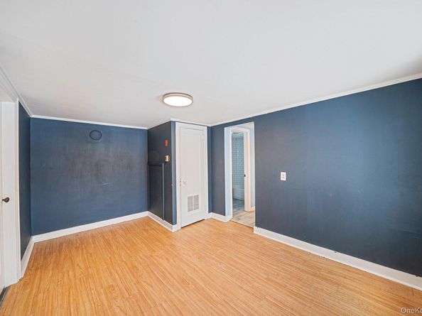 1049 Woodcrest Avenue, Riverhead NY 11901