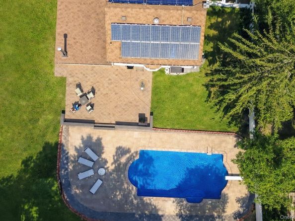 132 Midwood Avenue, Nesconset NY 11767