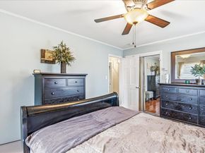 17 Whitehall Lane, New Hyde Park NY 11040