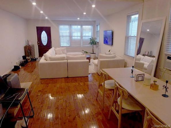 9030 Vanderveer Street, Queens Village NY 11428