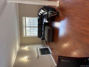 18 Lakeside Drive, Valhalla NY 10595