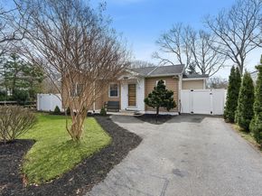 24 Woodridge Road, Hampton Bays NY 11946