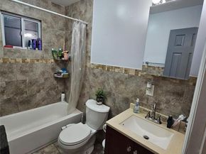 11 Jefferson Street, Copiague NY 11726