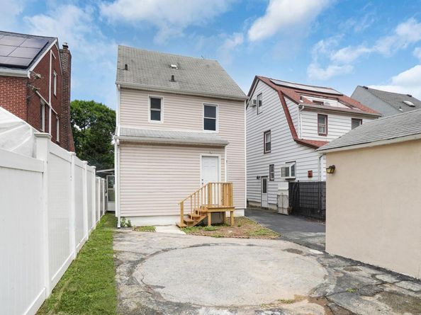 241-10 86th Avenue, Bellerose NY 11426
