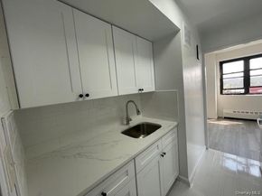 83-60 118 Street 11H, Kew Gardens NY 11415
