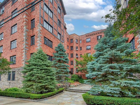 45 W Pondfield Road 1F, Bronxville NY 10708