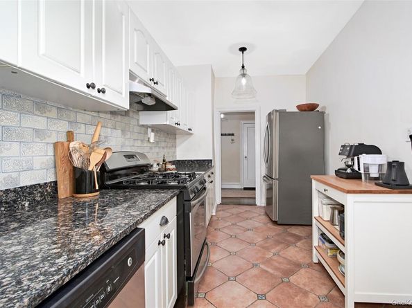 45 W Pondfield Road 1F, Bronxville NY 10708