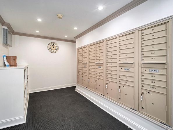 45 W Pondfield Road 1F, Bronxville NY 10708