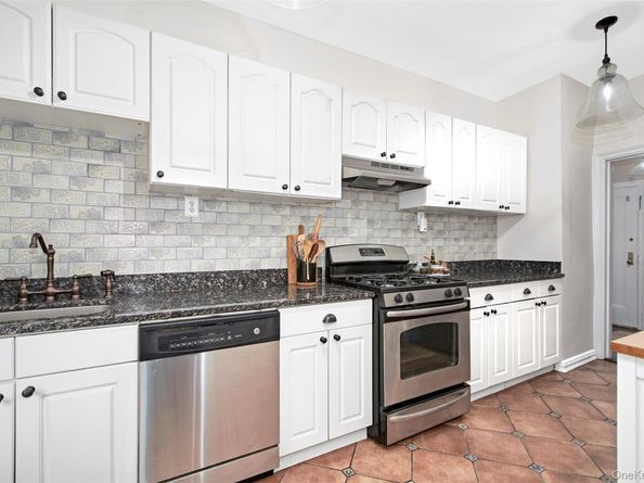 45 W Pondfield Road 1F, Bronxville NY 10708