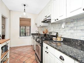 45 W Pondfield Road 1F, Bronxville NY 10708