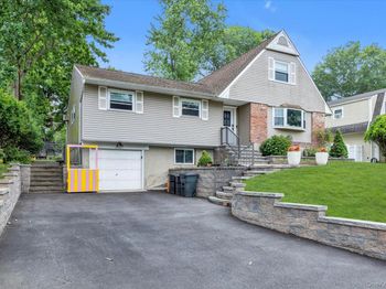 63 Ravenwood Drive