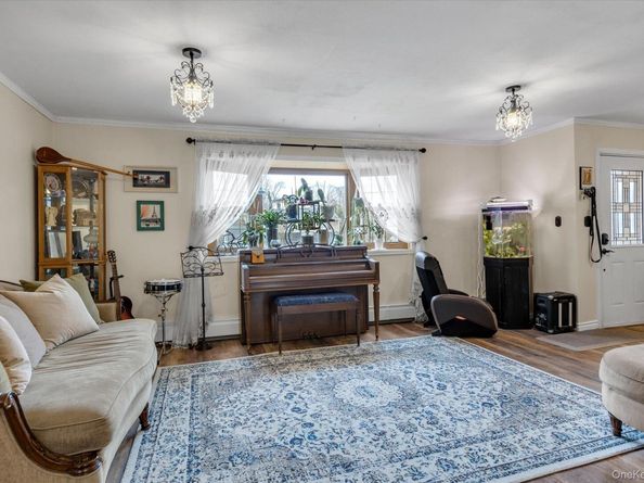 63 Ravenwood Drive, Kings Park NY 11754