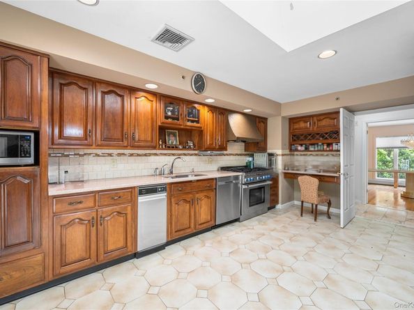 23 Medford Lane, Scarsdale NY 10583