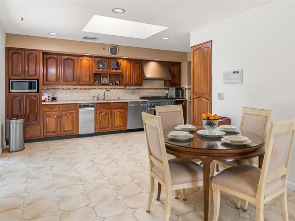 23 Medford Lane, Scarsdale NY 10583