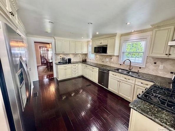 987 E Prospect Street, Woodmere NY 11598