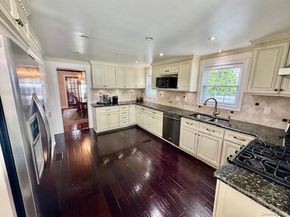987 E Prospect Street, Woodmere NY 11598