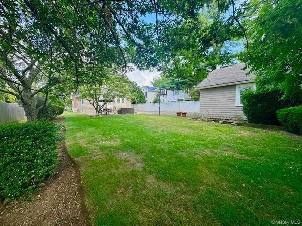 987 E Prospect Street, Woodmere NY 11598