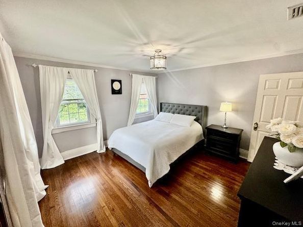987 E Prospect Street, Woodmere NY 11598