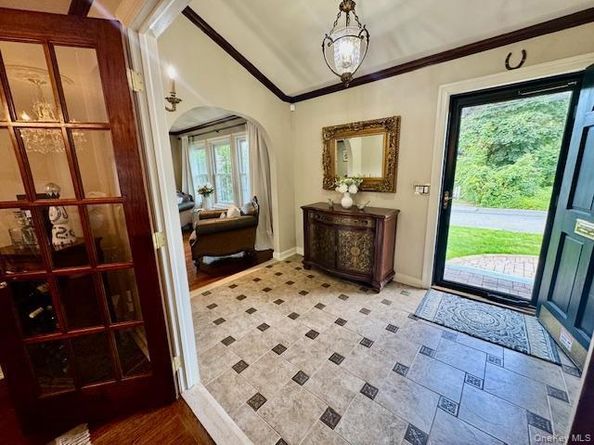 987 E Prospect Street, Woodmere NY 11598