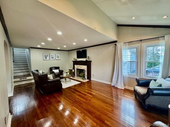 987 E Prospect Street, Woodmere NY 11598