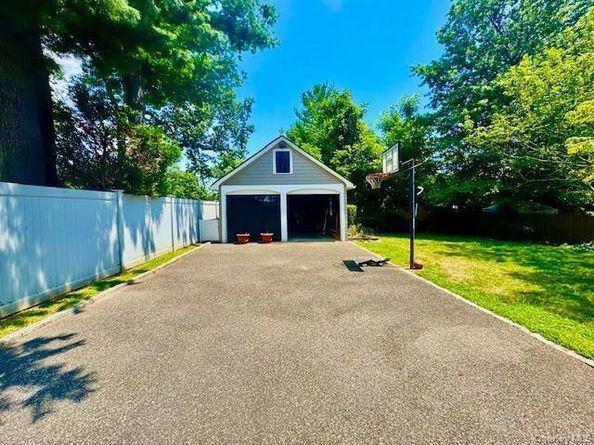 987 E Prospect Street, Woodmere NY 11598