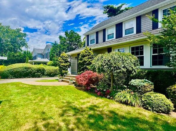 987 E Prospect Street, Woodmere NY 11598