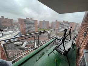 61-25 97 Street 15J, Rego Park NY 11374