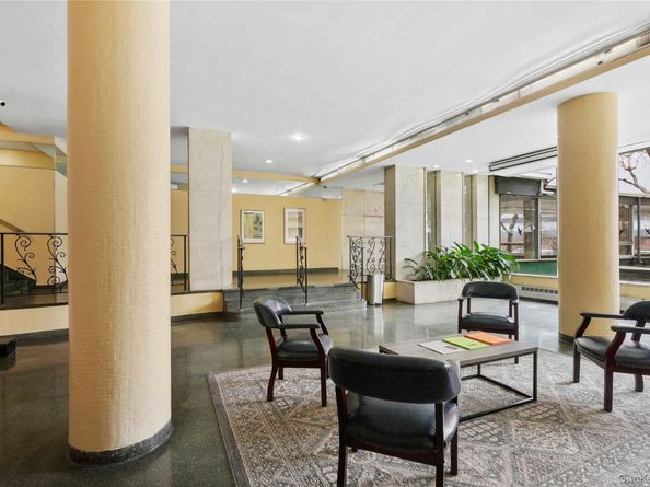 61-25 97 Street 15J, Rego Park NY 11374