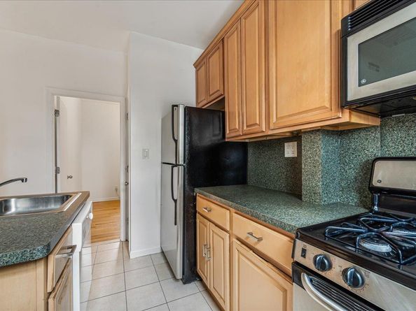 2137 33rd Street 3D, Astoria NY 11105