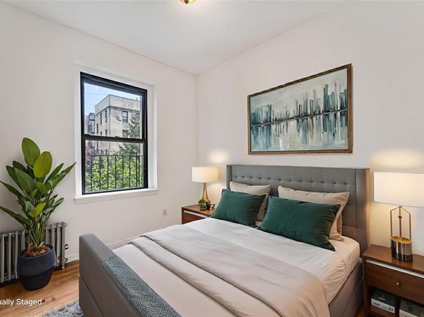 2137 33rd Street 3D, Astoria NY 11105