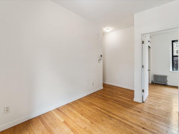 2137 33rd Street 3D, Astoria NY 11105