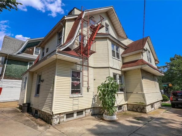 110-97 85th Avenue, Richmond Hill NY 11418