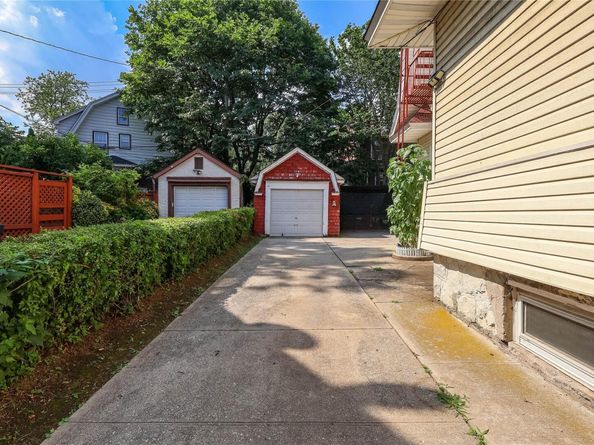 110-97 85th Avenue, Richmond Hill NY 11418