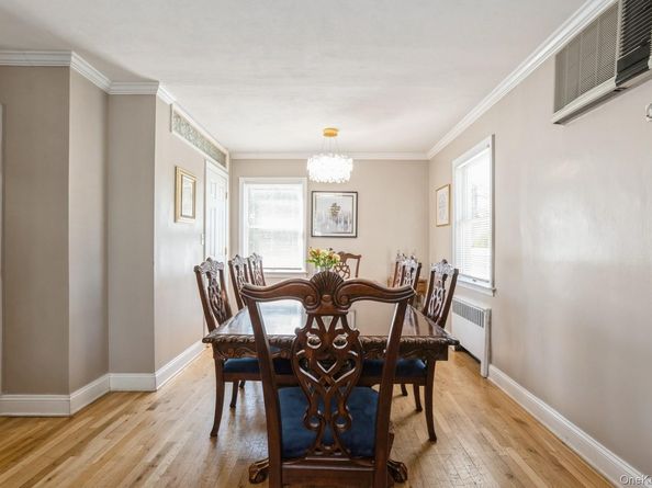 198 Guildford Court, West Hempstead NY 11552