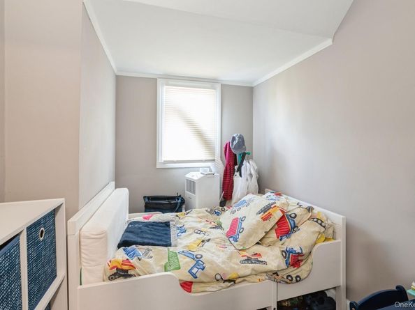 198 Guildford Court, West Hempstead NY 11552