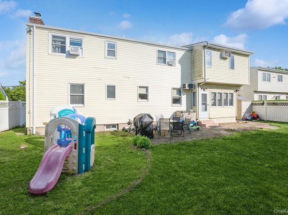198 Guildford Court, West Hempstead NY 11552