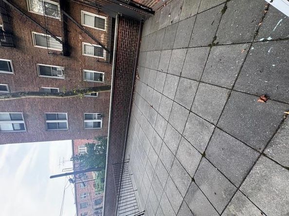 221 McDonald Ave Avenue 1G, Brooklyn NY 11218