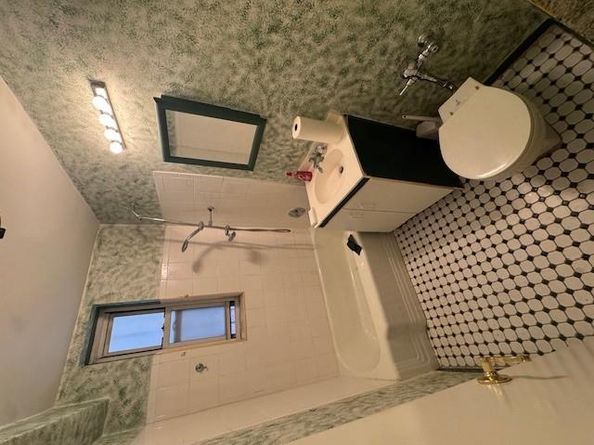 221 McDonald Ave Avenue 1G, Brooklyn NY 11218