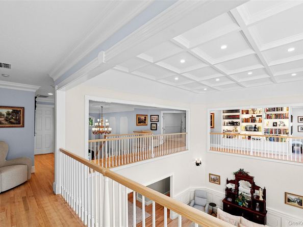2 N Harbor Down, Miller Place NY 11764
