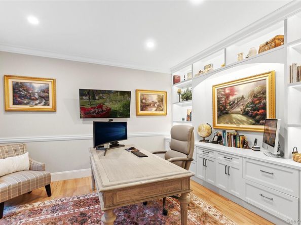 2 N Harbor Down, Miller Place NY 11764