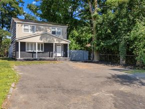 15 Pennsylvania Avenue, Brentwood NY 11717