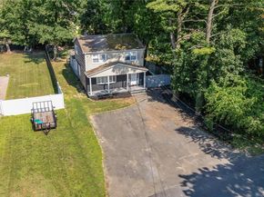 15 Pennsylvania Avenue, Brentwood NY 11717