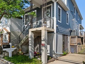 1024 Cross Bay Boulevard