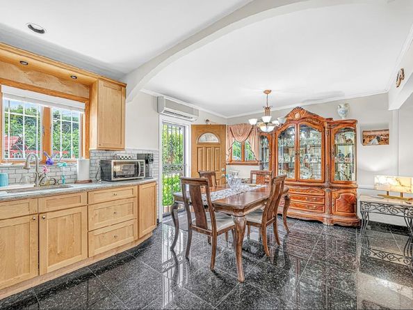 4818 190th Street, Fresh Meadows NY 11365
