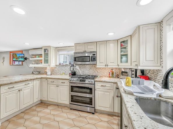 4818 190th Street, Fresh Meadows NY 11365