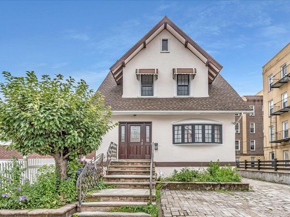 35-63 168th Street, Flushing NY 11358