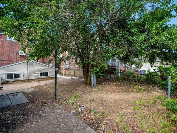 225-20 111th Avenue, Queens Village NY 11429