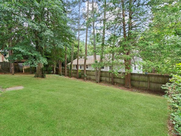 25 Hillside Avenue, Woodbury NY 11797