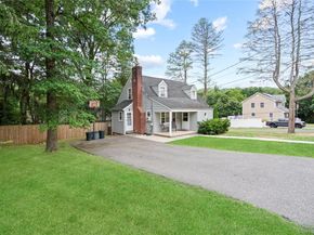 25 Hillside Avenue, Woodbury NY 11797